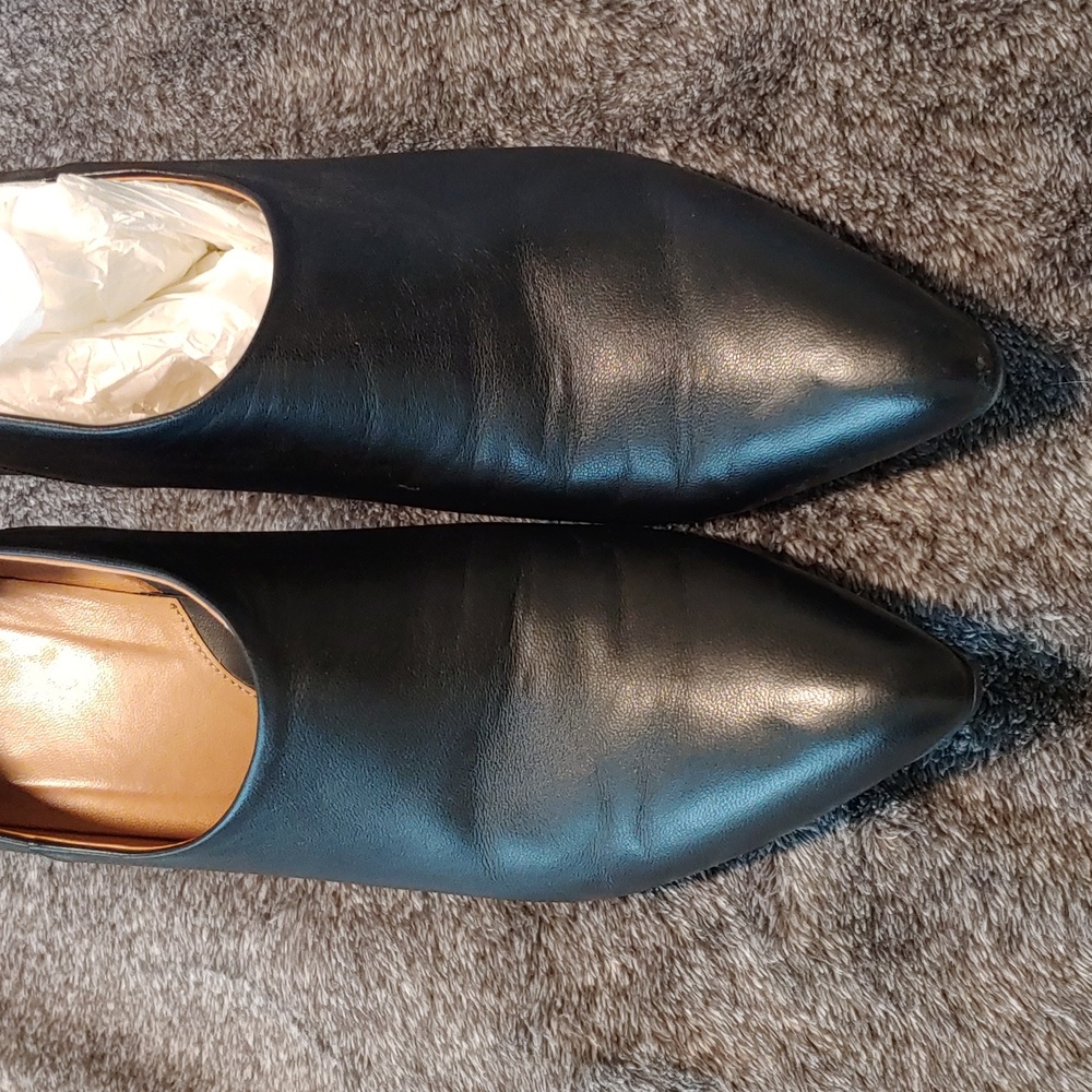 John Fluevog women bootie heel in good condition please see in photos